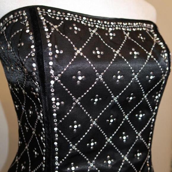 corsets - Picture 3 of 5